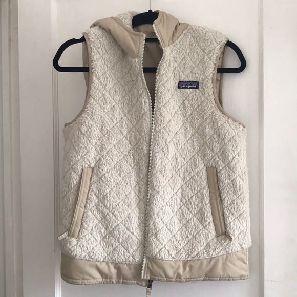 Patagonia Jackets & Blazers - Patagonia REVERSIBLE vest size small with hood